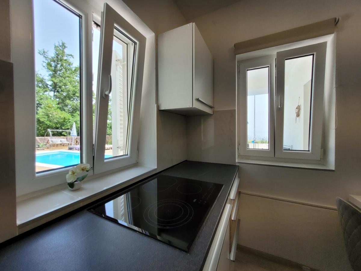 Ferienwohnung Mit Pool Kroatien Mit Meerblick Und Pool Lovran Dış mekan fotoğraf